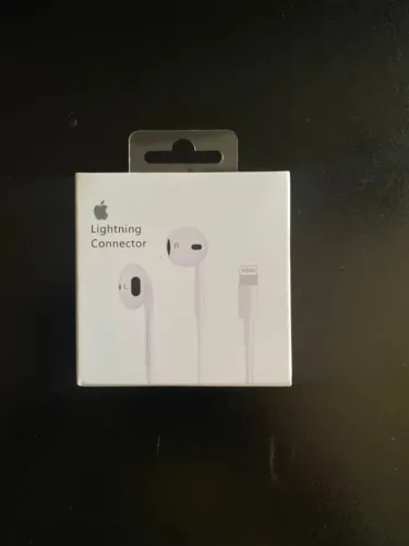 Fone de Ouvido Apple EarPods com Conector Lightning - Som de Alta Qualidade
