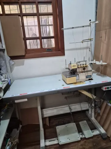 Máquina Overlock Industrial HighTex WP-737 - Pronta para Trabalhar!