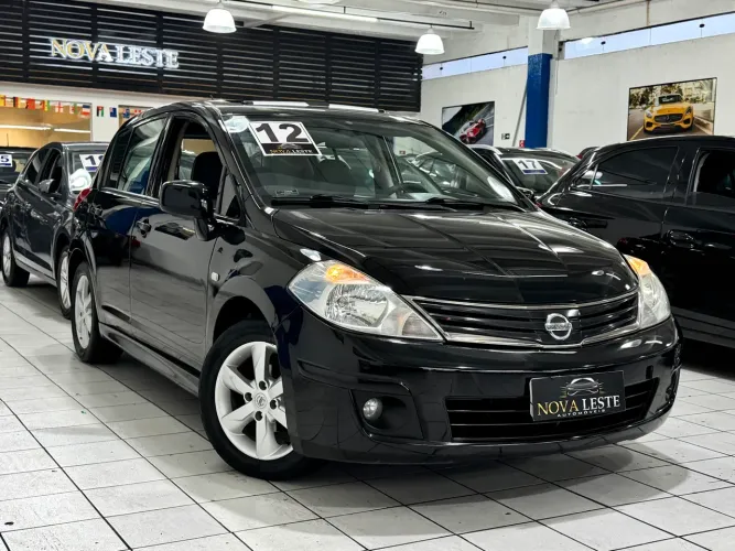 Nissan Tiida SL 1.8/1.8 Flex 16V Mec. 2012
