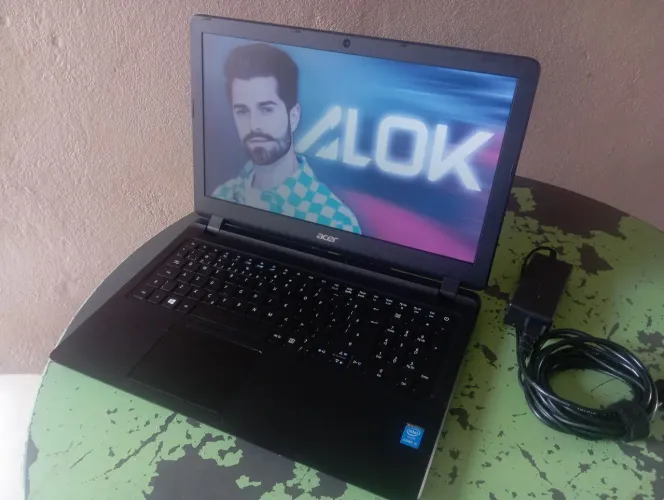 Notebook ES1-572 / 8 GB DDr4 / core i3 6° geração / tela 15.6 slim