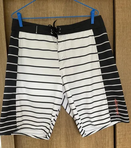 2 bermudas das osklen e Richard as 2 por R$ 80,00