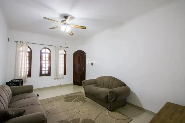 Casa térrea com 3 dormitórios, suíte e hidromassagem na Vila Helena REF: 20556