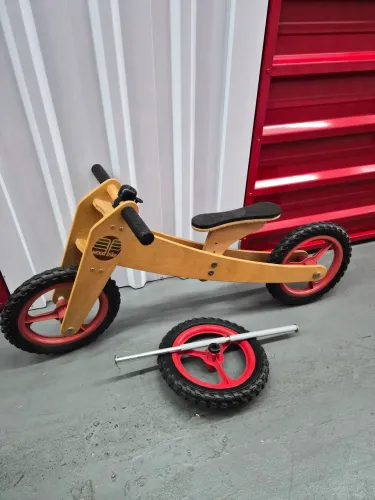 Bicicleta infantil de equilíbrio