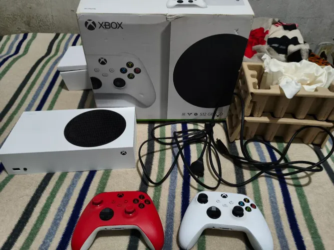 Xbox série s com 2 controles