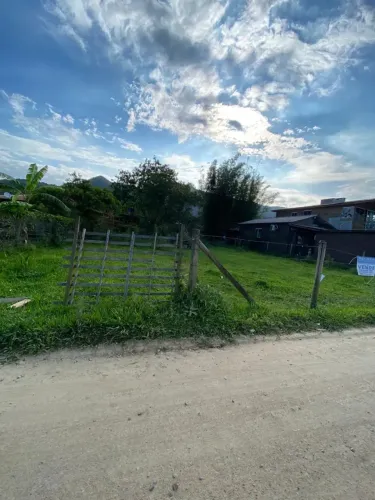 Terreno a venda em Garopaba - SC