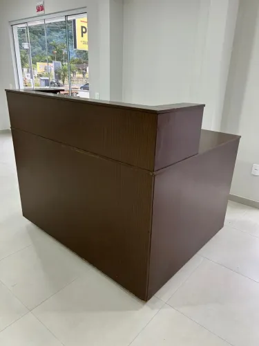 Vendo balcão de atendimento loja, com gavetas