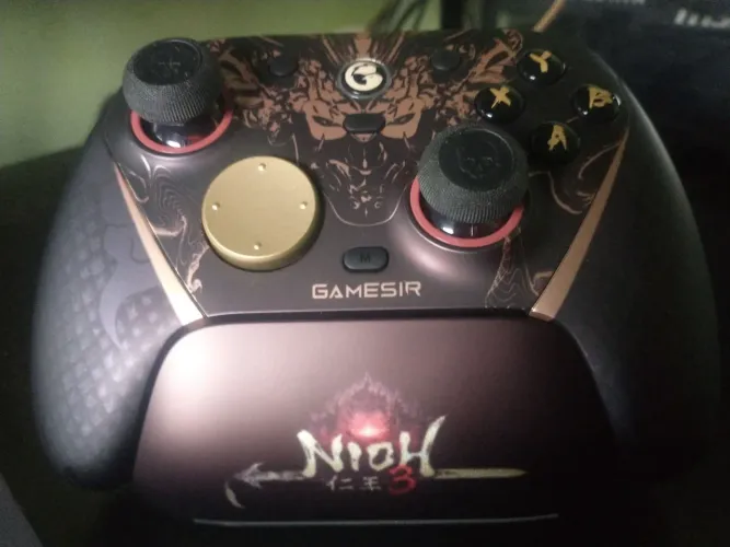 Gamesir G7 pro 8k edição nioh NOVO sem uso, com problema na pintura