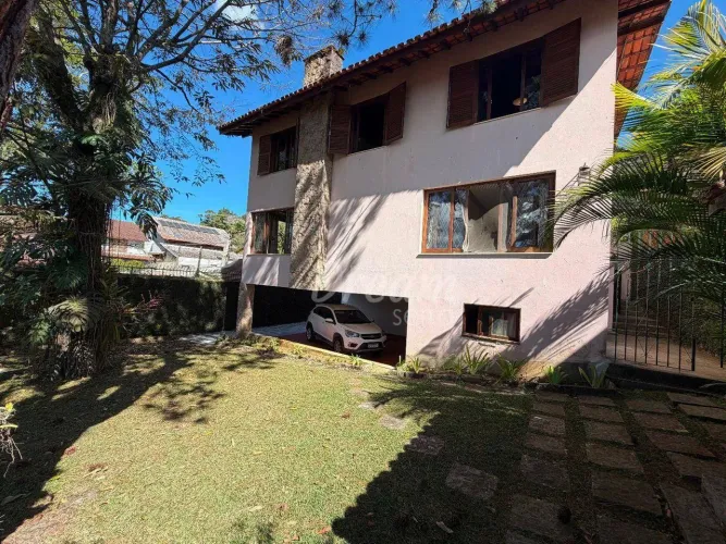 Casa com 4 dormitórios à venda, 244 m² por R$ 1.250.000,00 - Iucas - Teresópolis/RJ