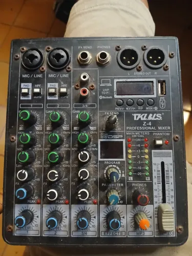 Mesa de som 2 canais
