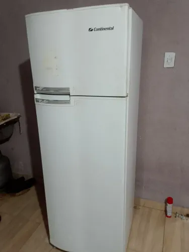 Vendo geladeira 110 frost free original 