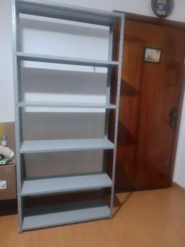 Estante. Aço nova