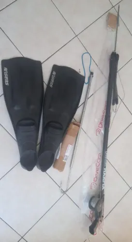 Pé de pato novo para mergulho