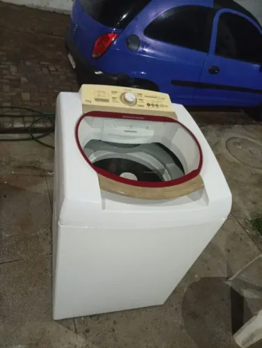 Máquina de lavar 11kg, cesto de inox.