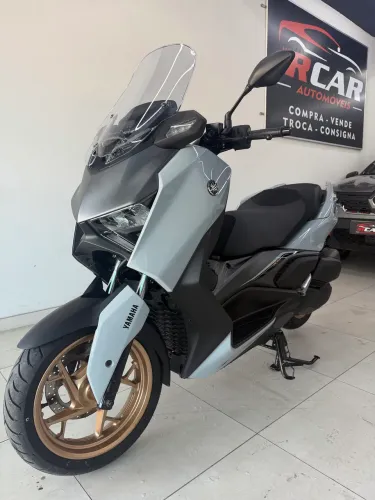 XMax 300 
