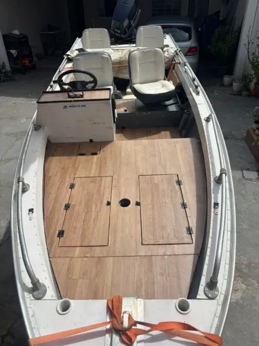Barco Utilitário modelo Verona 16p.