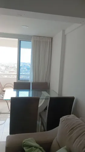 Mesa com 4 cadeiras