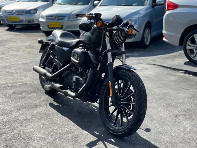 Harley Davidson XL 883 impecável