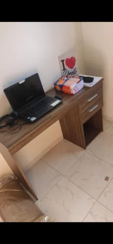 Mesa de computador/estudos