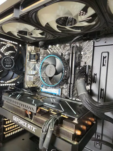 PC Gamer / i5 12400F / RTX 3070 8GB / 32GB RAM / SSD 512GB / Fonte 850W