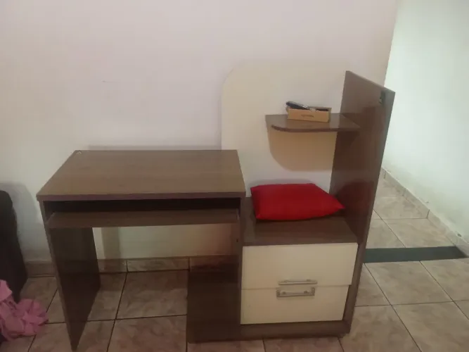 Escrivaninha ótimo estado