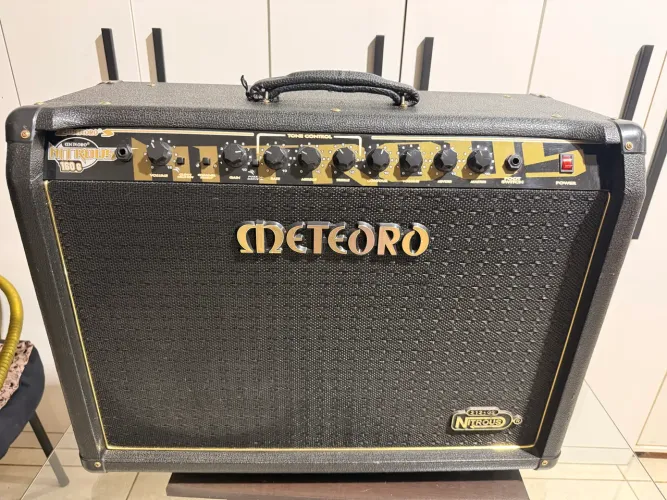 Amplificador Meteoro Nitrous Gs 212