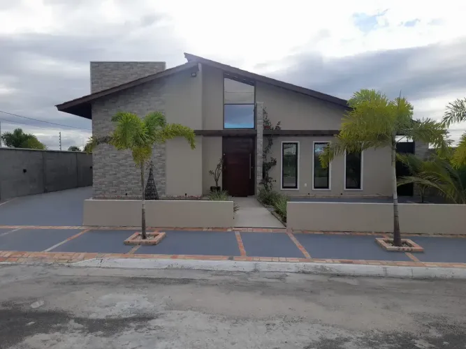 Casa duplex em condomínio com 440m², em condomínio, em Cascavel/CE