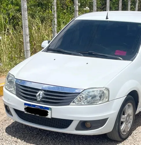 Renault Logan Expression Hi-flex 1.6 16V 4P AUT 2013