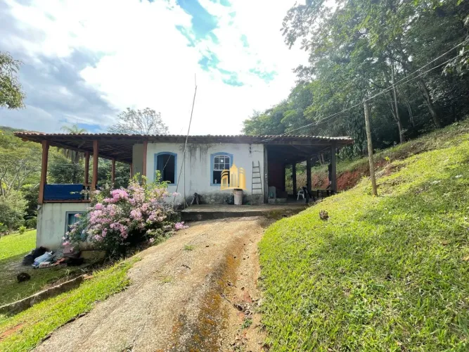 Sítio à Venda em Esmeraldas: 5 Quartos, 40.000m² e Fogão a Lenha!