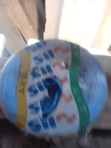 Vendo cinco peças de fios 2.5