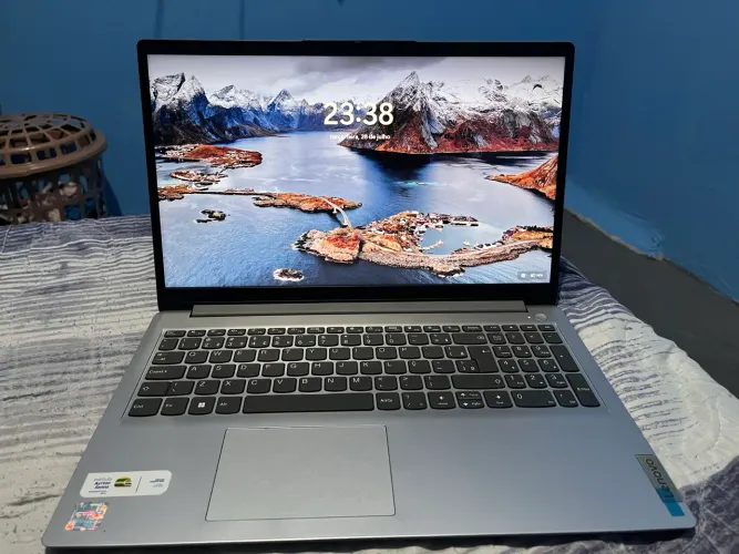 Lenovo IdeaPad 1 15IGL7, modelo 82VX