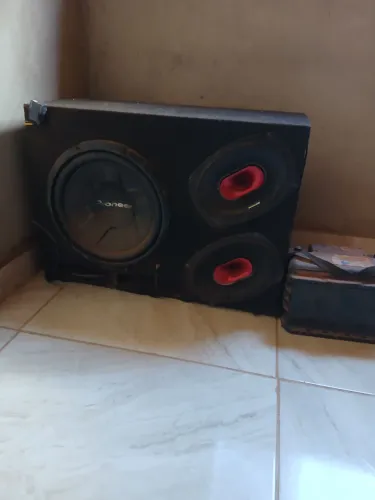 Vendo som automotivo 700 reais