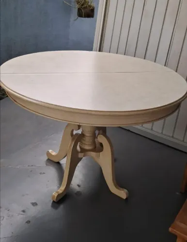 Mesa de madeira extensiva