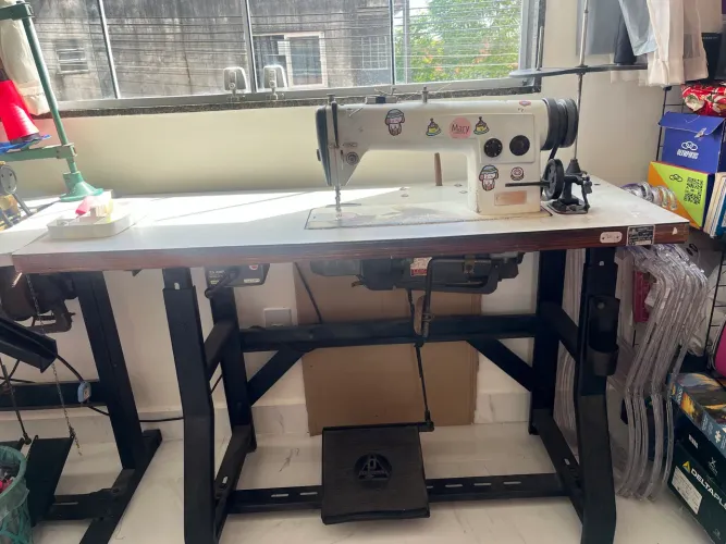 Máquina de costura RETA INDUSTRIAL 