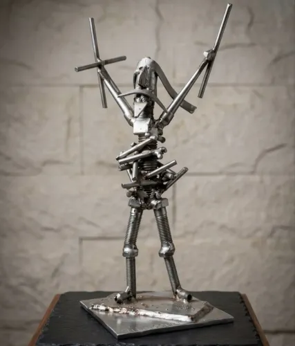 Escultura artista Lúcio Bittencourt