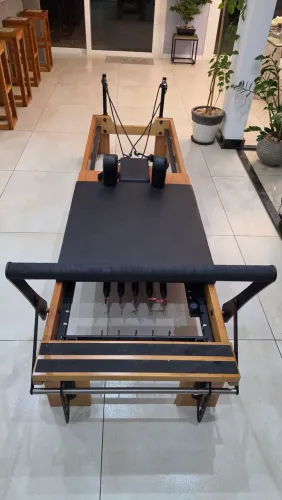 Reformer Metalife Linha Infinity - Com Molas, Cordas e Puxadores (Sem Prancha)