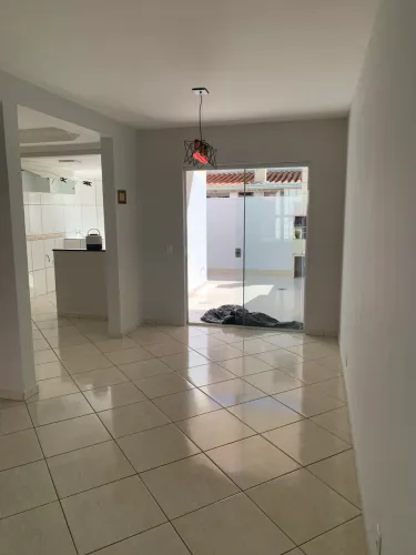 Locação - casa condomínio Vila Flora em Sumaré