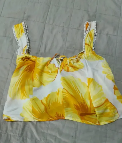 ? Vendo Blusinhas Femininas | Desapego - Vários Modelos e Tamanhos