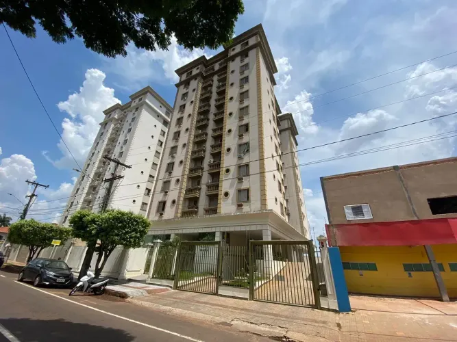 Apartamento com 1 suíte + 2 quartos no bairro São Francisco em Campo Grande - MS