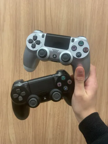 2 controles ps4 | Originais ?