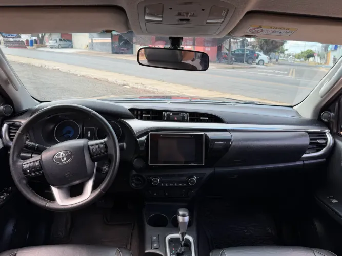 Toyota Hilux CD SRV 4X4 2.8 TDI Diesel Aut. 2017