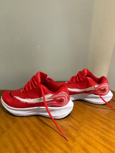 Tênis esportivo Vermelho