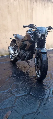Moto seminova fazer preta pneus novos kits trocado óleo trocado tudo original só pega