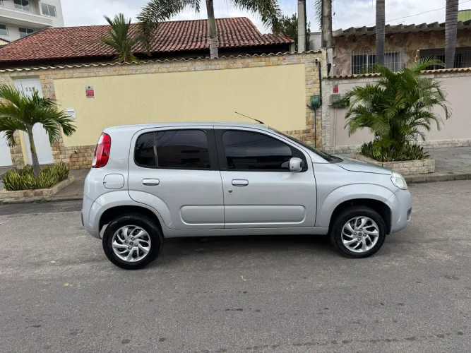 Fiat Uno Vivace Celeb. 1.0 EVO F.flex 8V 5P 2012