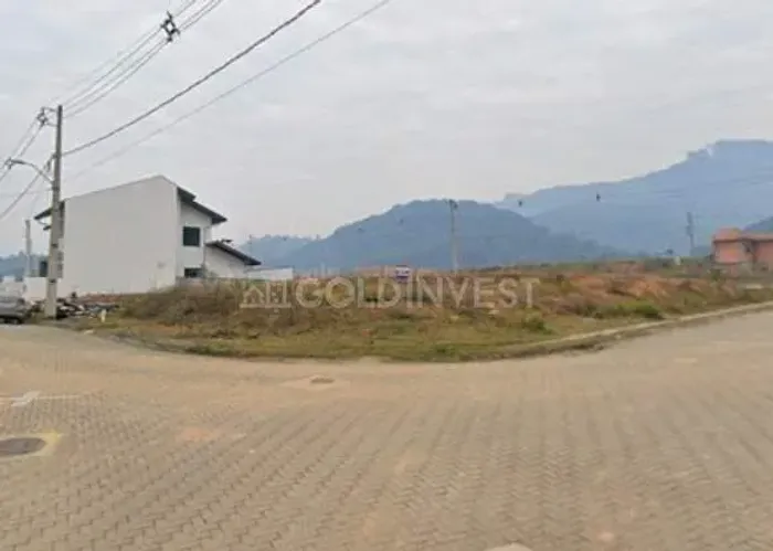 Terreno escriturado com 260 m² no Loteamento Jardim das Hortênsias