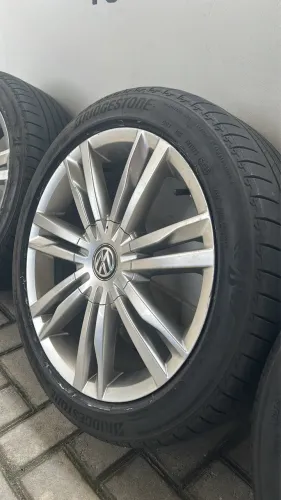 Rodas VW Golf TSI Geneva - Pneus 225/45R17 Bridgestone