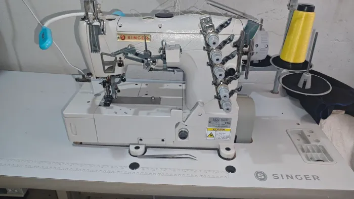 Máquina de costura Galoneira industrial