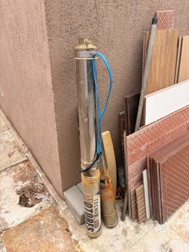 Bomba submersa motor