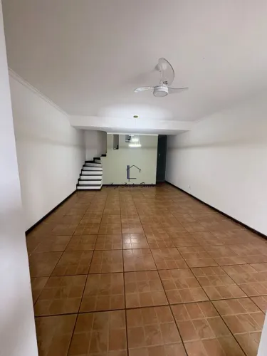 Belíssimo Villagen de três quartos em Miragem.