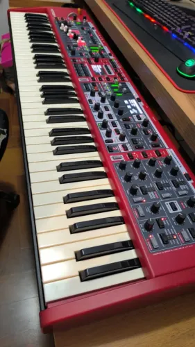 Nord Stage 4 Compact 73