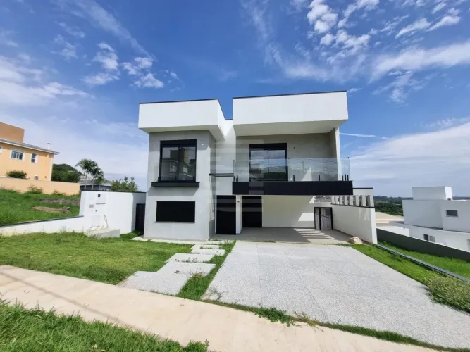Casa em condomínio a venda no Parque das Quaresmeiras 4 suítes.